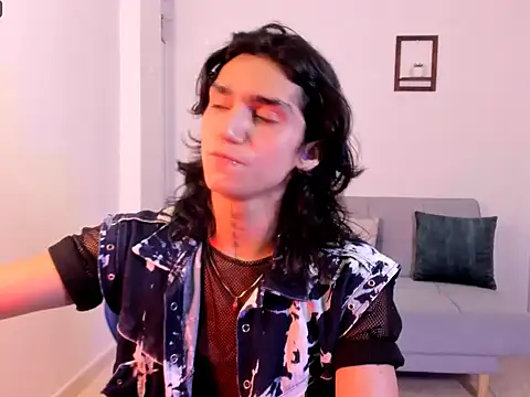 leoaddams22 online show from January 2026 03:50:01 PM