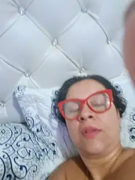 Amadamilf1980 online show from October 2025 04:35:02 AM