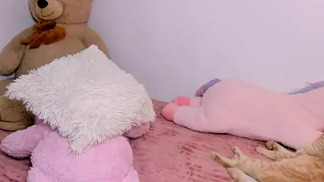 Snapshot of BritanyLin__ chatting on February 2026 04:18:02 AM BritanyLin online show from February 2026 04:18:02 AM