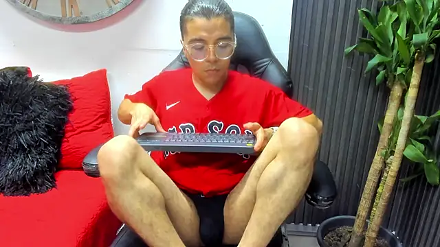 Andrew Taylor09 online show from March 2025 03:43:01 AM