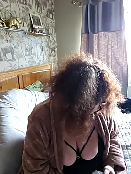 MissQueenBeex online show from February 2026 10:01:02 AM