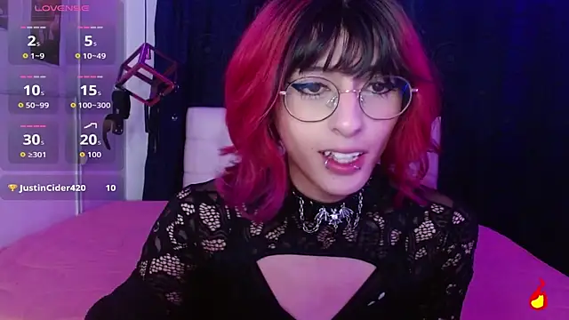 goth minerva online show from October 2025 01:45:02 PM