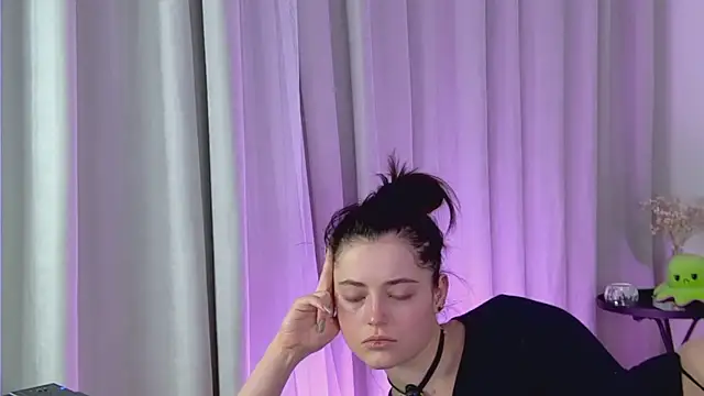 AshleyD  online show from February 2026 01:43:02 AM