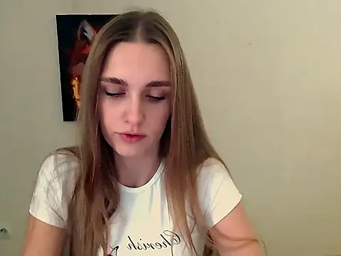 Snapshot of Doll_Angelina chatting on November 2025 06:57:01 AM Doll Angelina online show from November 2025 06:57:01 AM