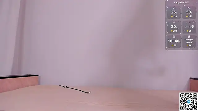 Snapshot of emmelieflorence chatting on October 2025 06:24:01 PM emmelieflorence online show from October 2025 06:24:01 PM