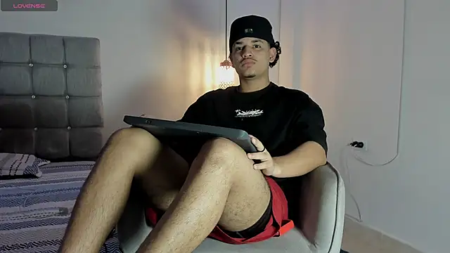 Snapshot of samxx_muscle chatting on October 2025 02:56:01 PM samxx muscle online show from October 2025 02:56:01 PM