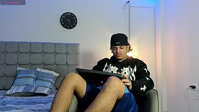 Snapshot of samxx_muscle chatting on October 2025 01:01:01 PM samxx muscle online show from October 2025 01:01:01 PM