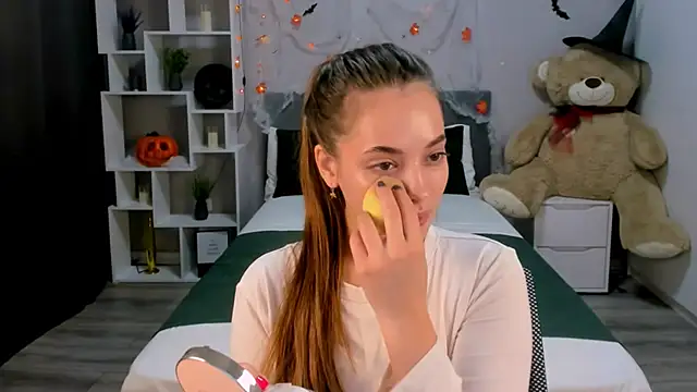 MelanieAlves online show from October 2025 12:38:01 PM