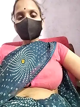 Snapshot of Soniy-Maax chatting on September 2025 05:06:01 PM Soniy-Maax online show from September 2025 05:06:01 PM