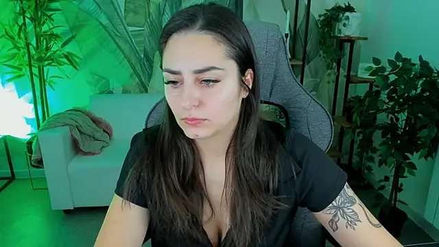 ValeriiMills online show from January 2026 02:30:01 PM