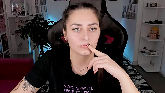 ValeriiMills online show from January 2026 05:27:02 PM