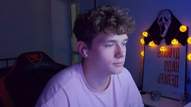 DanyDavis online show from October 2025 10:12:01 PM