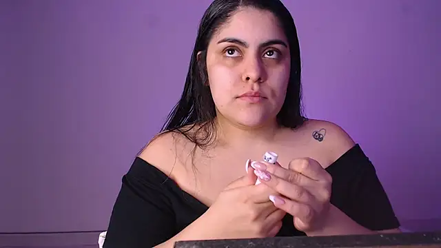 Snapshot of Amandaa_Lynn chatting on November 2025 11:03:01 PM Amandaa Lynn online show from November 2025 11:03:01 PM