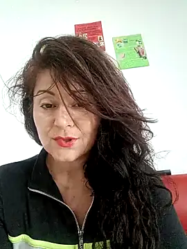 lunadicty online show from February 2025 10:11:02 PM