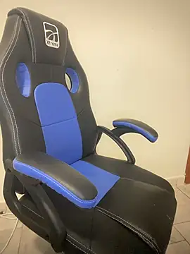 Snapshot of Monella123 chatting on February 2026 11:48:01 AM Monella123 online show from February 2026 11:48:01 AM