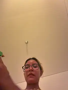 Pretty roxxyy online show from March 2026 02:13:02 AM