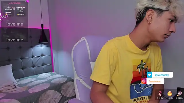 OliverTwinky online show from November 2025 02:55:02 AM