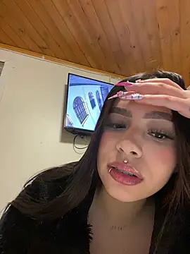 Snapshot of Cristina_pinkk chatting on February 2026 03:22:01 AM Cristina pinkk online show from February 2026 03:22:01 AM