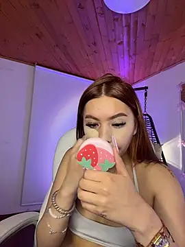 Snapshot of Cristina_pinkk chatting on February 2026 10:10:02 PM Cristina pinkk online show from February 2026 10:10:02 PM