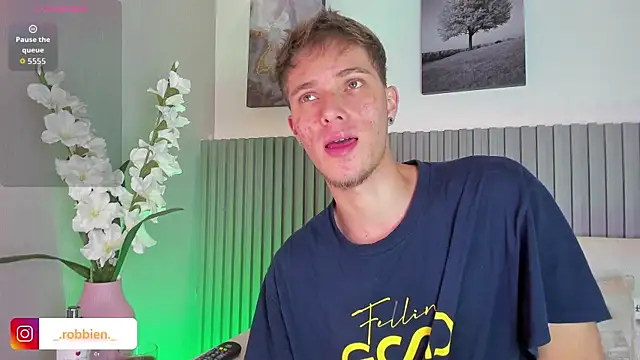 Robbin Blaze online show from June 2026 04:39:01 AM