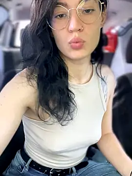 Snapshot of MeekyRich chatting on September 2025 03:28:02 AM MeekyRich online show from September 2025 03:28:02 AM