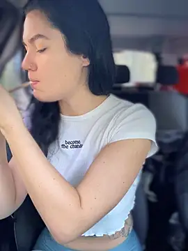 Snapshot of MeekyRich chatting on September 2025 03:30:02 AM MeekyRich online show from September 2025 03:30:02 AM