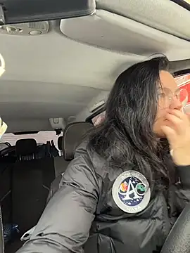 Snapshot of MeekyRich chatting on December 2025 05:13:01 AM MeekyRich online show from December 2025 05:13:01 AM