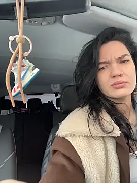 Snapshot of MeekyRich chatting on December 2025 04:10:01 AM MeekyRich online show from December 2025 04:10:01 AM