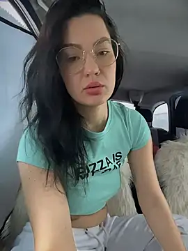 Snapshot of MeekyRich chatting on December 2025 03:22:02 AM MeekyRich online show from December 2025 03:22:02 AM