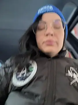 Snapshot of MeekyRich chatting on January 2026 03:01:02 AM MeekyRich online show from January 2026 03:01:02 AM