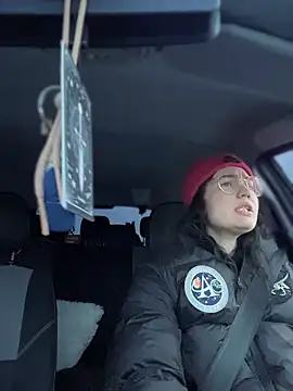 Snapshot of MeekyRich chatting on February 2026 02:10:01 AM MeekyRich online show from February 2026 02:10:01 AM