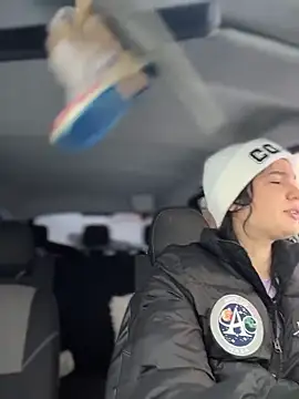 Snapshot of MeekyRich chatting on February 2026 03:11:01 AM MeekyRich online show from February 2026 03:11:01 AM