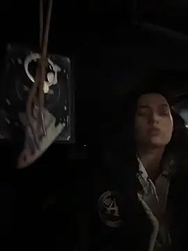 Snapshot of MeekyRich chatting on February 2026 01:21:02 PM MeekyRich online show from February 2026 01:21:02 PM