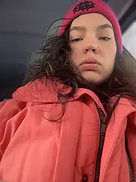 Snapshot of MeekyRich chatting on March 2026 03:01:01 AM MeekyRich online show from March 2026 03:01:01 AM