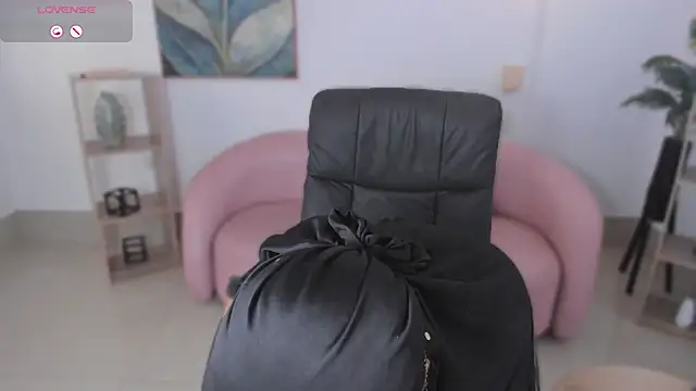 kylie soraya online show from November 2025 04:20:01 PM