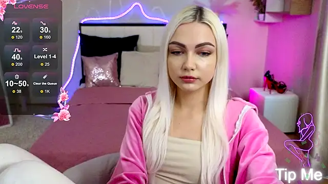 Snapshot of LinaLirian chatting on October 2025 01:45:01 PM LinaLirian online show from October 2025 01:45:01 PM