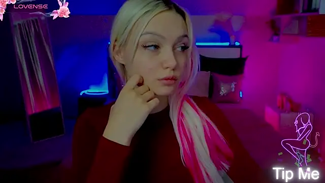 Snapshot of LinaLirian chatting on November 2025 01:32:02 PM LinaLirian online show from November 2025 01:32:02 PM