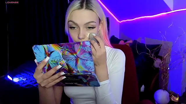 Snapshot of LinaLirian chatting on November 2025 02:06:02 PM LinaLirian online show from November 2025 02:06:02 PM