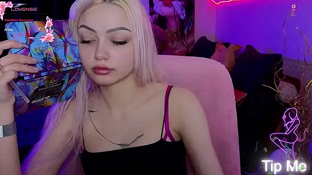 LinaLirian online show from January 2026 08:07:01 AM