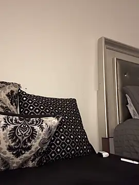 RoyalQueen2u online show from October 2025 01:36:02 AM