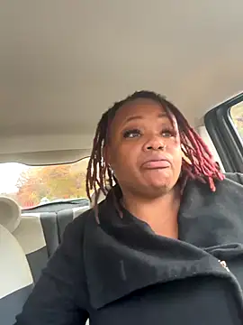 RoyalQueen2u online show from November 2025 12:36:02 PM