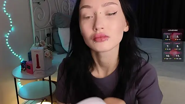 Snapshot of _holly_berry_ chatting on October 2025 01:47:02 AM holly berry online show from October 2025 01:47:02 AM