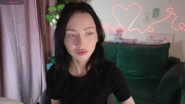 Snapshot of _holly_berry_ chatting on October 2025 01:37:02 AM holly berry online show from October 2025 01:37:02 AM