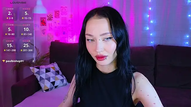 Snapshot of _holly_berry_ chatting on October 2025 01:48:02 AM holly berry online show from October 2025 01:48:02 AM