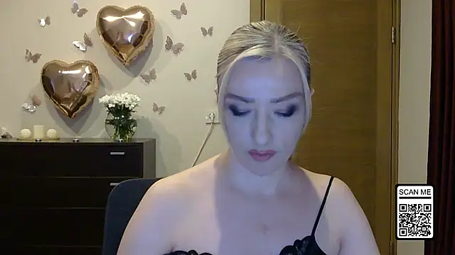 Snapshot of Wild_Silk_Desire chatting on April 2026 04:57:02 PM Wild Silk Desire online show from April 2026 04:57:02 PM