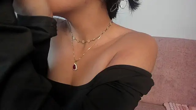 Victoriaa2 Doll online show from November 2025 12:19:02 PM