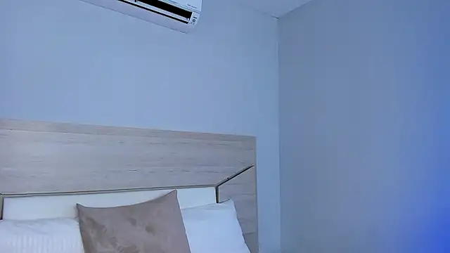 ZoeMorris online show from November 2025 11:42:01 AM