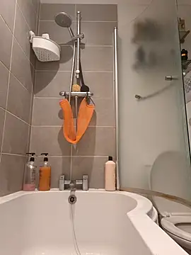 CloudyMuscleBeefy online show from December 2025 02:35:02 PM