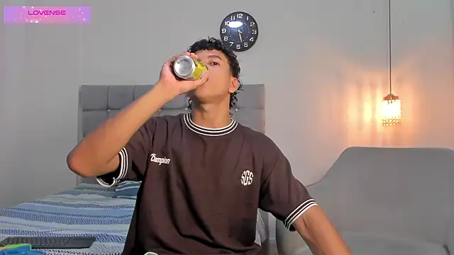 Santy Stump online show from October 2025 11:16:02 PM