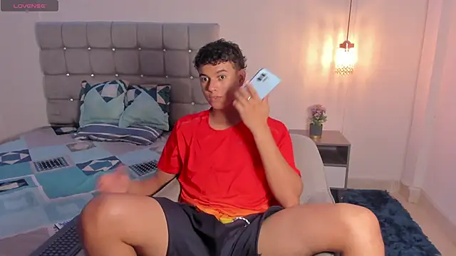 Santy Stump online show from October 2025 09:37:01 PM